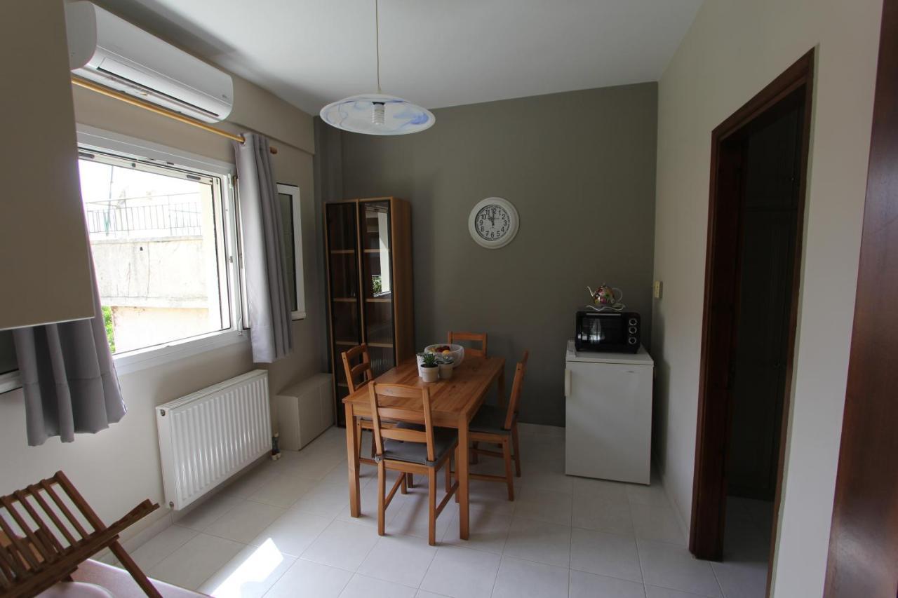 Cozy Apartment In The Heart Of The Town アルゴストリオン エクステリア 写真