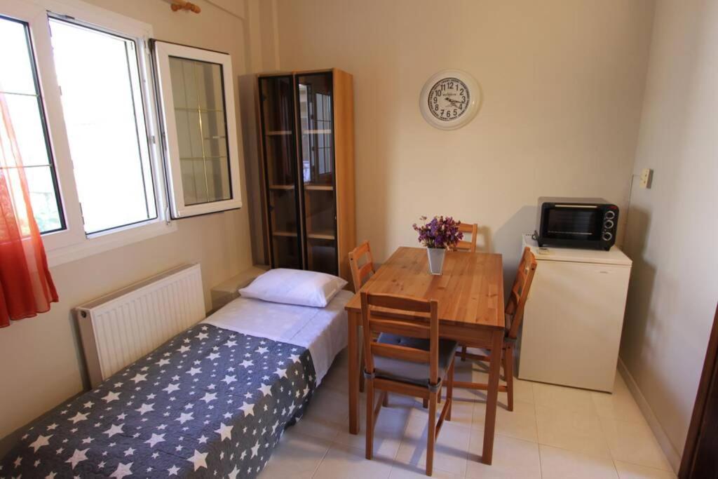 Cozy Apartment In The Heart Of The Town アルゴストリオン エクステリア 写真
